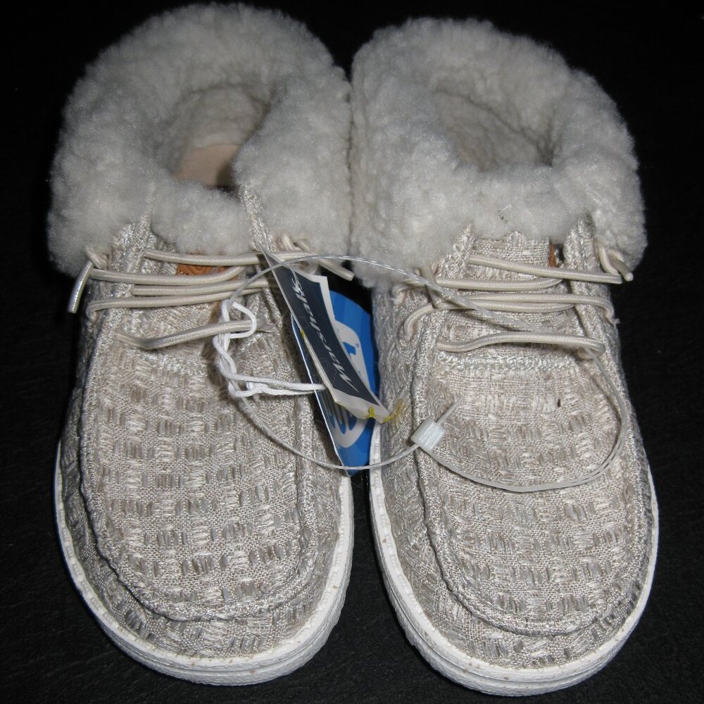 Hey dude Wendy Fold (Fold up or down) Youth/Big Kids stitch cozy Tan US13, NWT